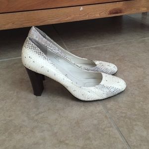 COPY - Calvin Klein snake skin high heels size 9 1/2